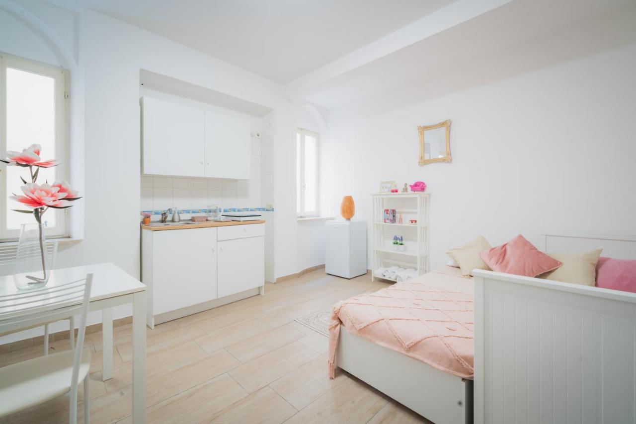 Suite "Castello" Del Garda - Apt Per Coppie Garda Десенцано дел Гарда Екстериор снимка
